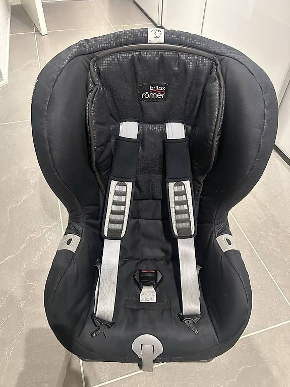 Britax Römer Seggiolini per auto: Britax Römer Duo Plus Kindersitz – Usato da Zuzwil SG venduto da Fab-Co