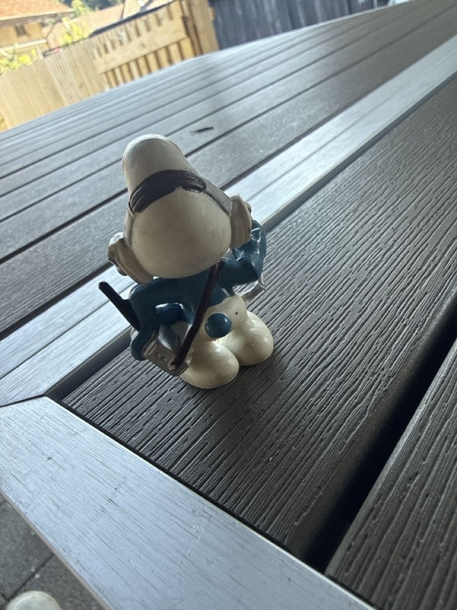 Figuren: Schleich Schlumpf mit Headset und Mikrofon 1981 Figur – Gebraucht aus Langnau i. E. von Acrjl 1