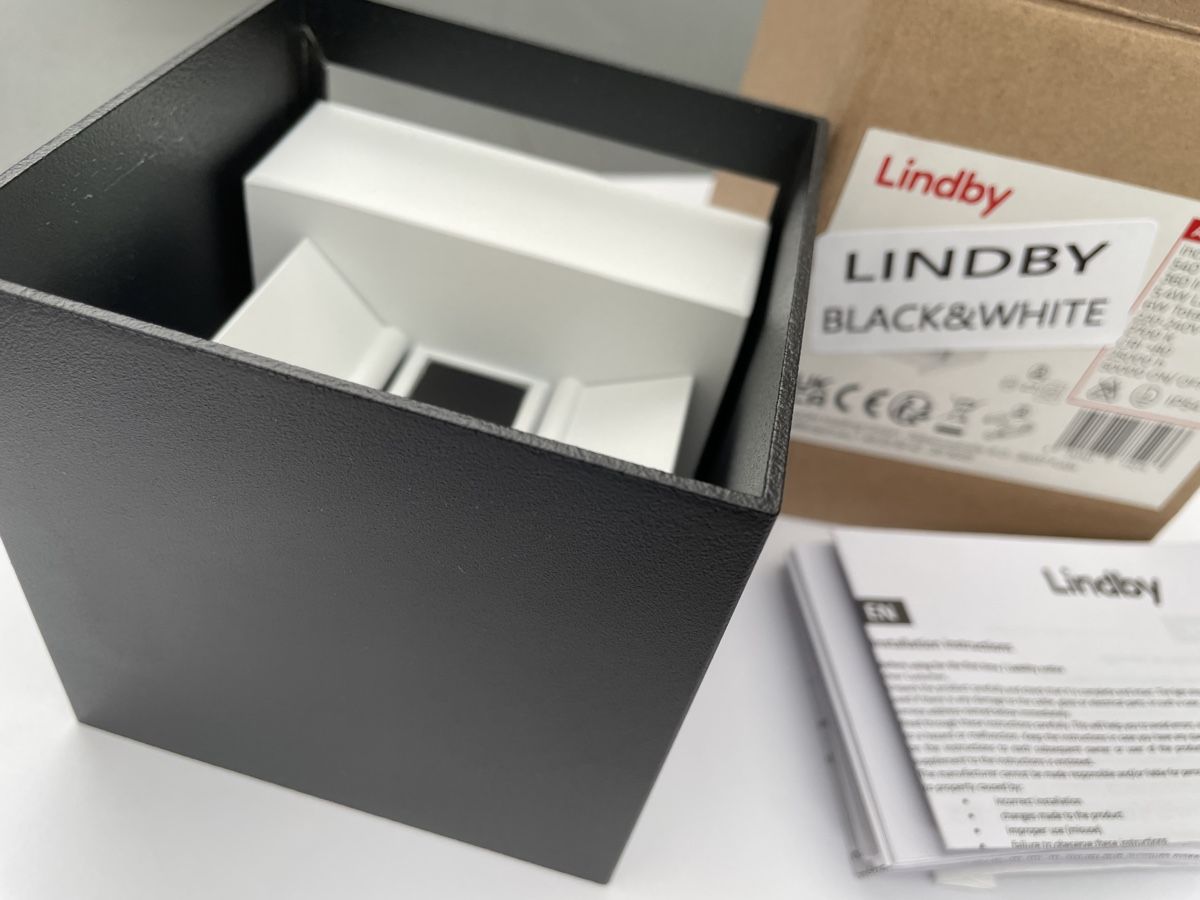 Lampade: Wand LED Leuchte LINDBY  NEU – Nuovo e nell'imballaggio originale da Zürich venduto da Danokiko 1