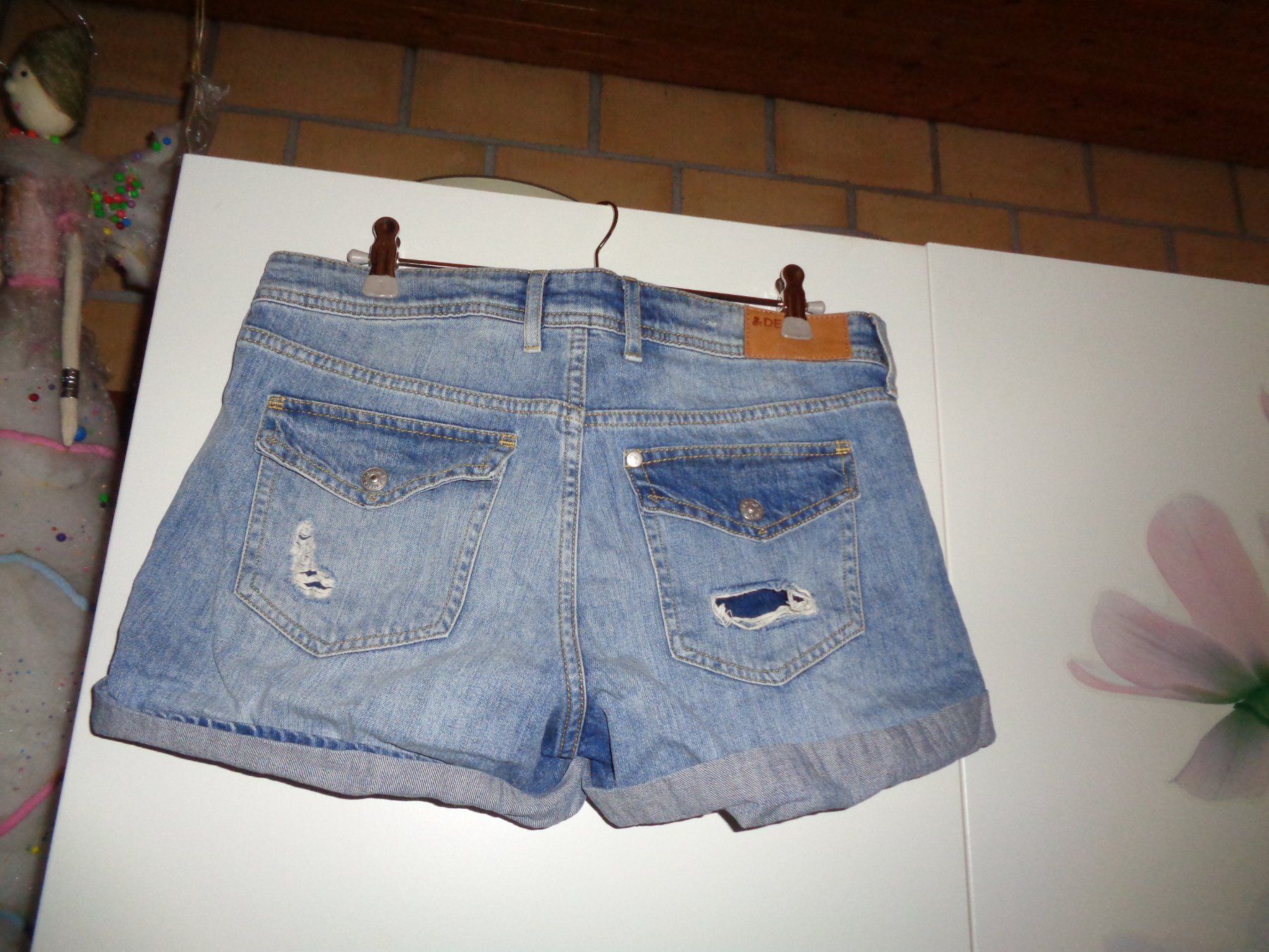 H&M Pantaloni: *** Denim Shorts *** / von H&M / Risse ab 1.00 – Usato da Othmarsingen venduto da Leuchtturmlady 2