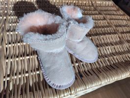 UGG Baby Boots Finken mit Schaffell, Grösse L Rosa