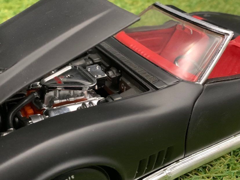 Revell Modellini d'auto: Chevrolet Corvette 1969 1:18 – Usato da Epautheyres venduto da LordSkull 2