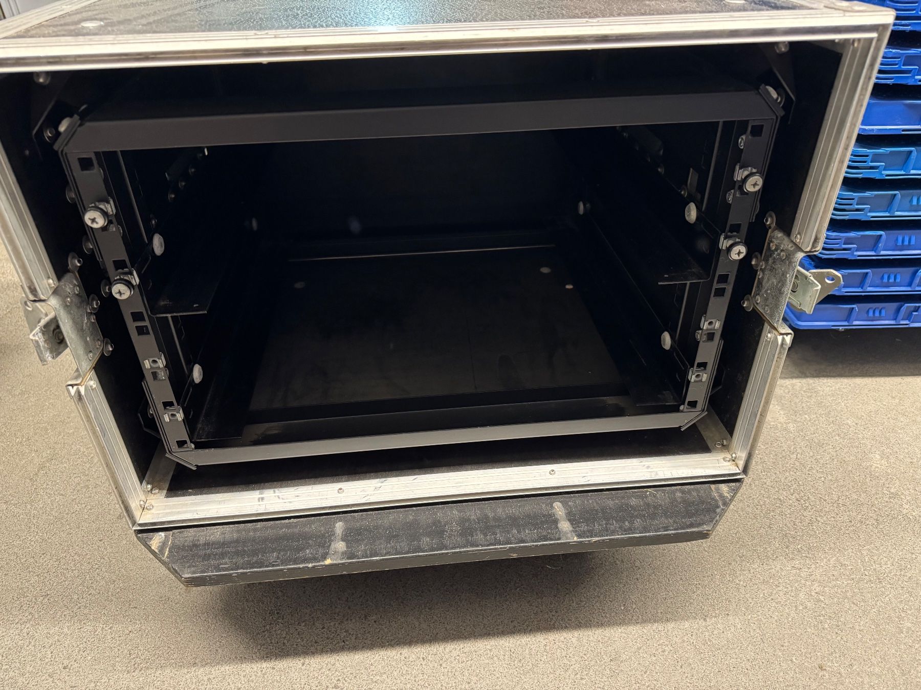 Supporti a parete: AMP Rack 19'' 6HE – Usato da Oberdorf NW venduto da AndotechnicsGmbH 2