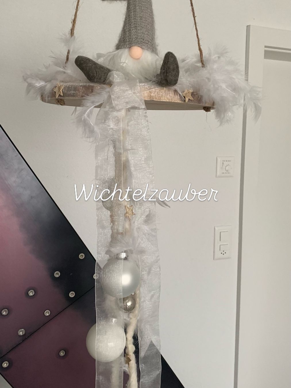 Tutte le decorazioni: Zauberhafte Weihnachtsdekoration/Hängeschaukel mit Wichtel – Nuovo e nell'imballaggio originale da Diepoldsau venduto da Luxusdeko 5