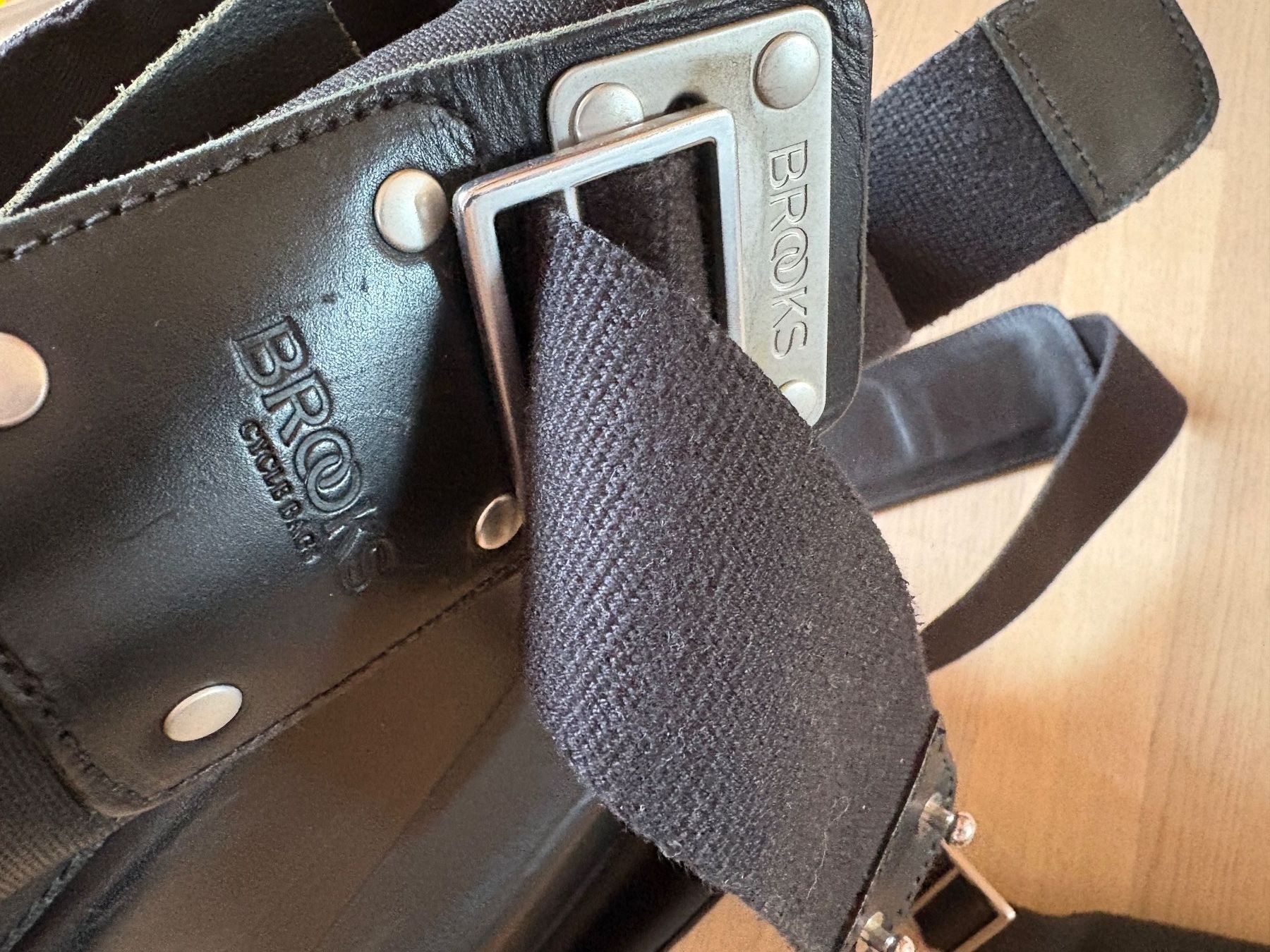Brooks Borse: Brooks Barbican Canvas Messenger Bag – Usato da Elgg venduto da Jo_Naj 2