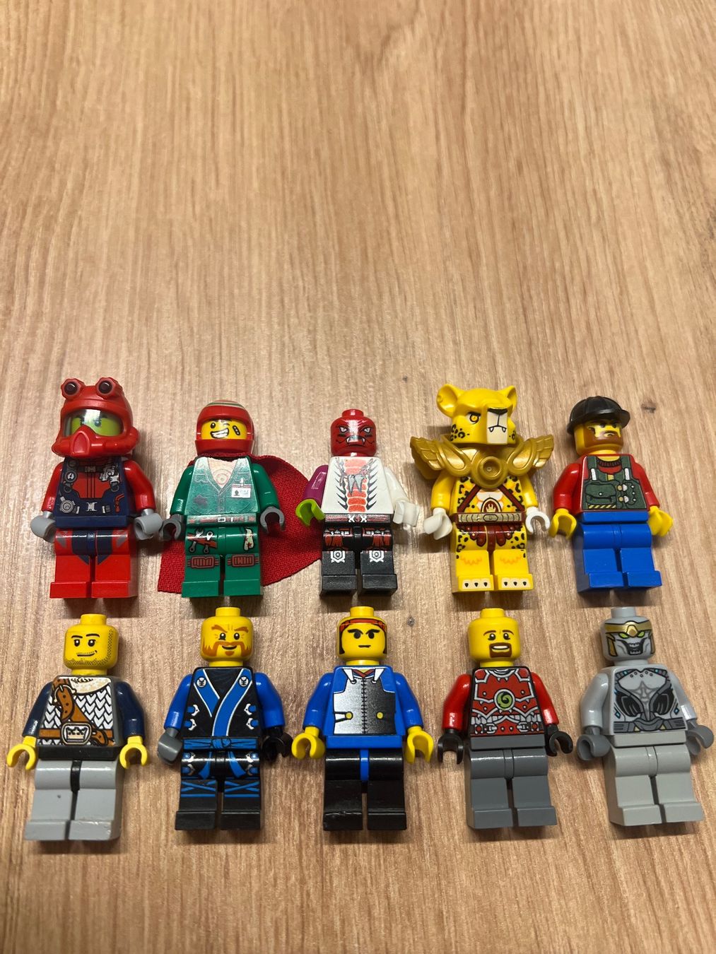 Lego Spielzeuge: Lego Figuren 10 Stk – Gebraucht aus Steffisburg von Mamschi
