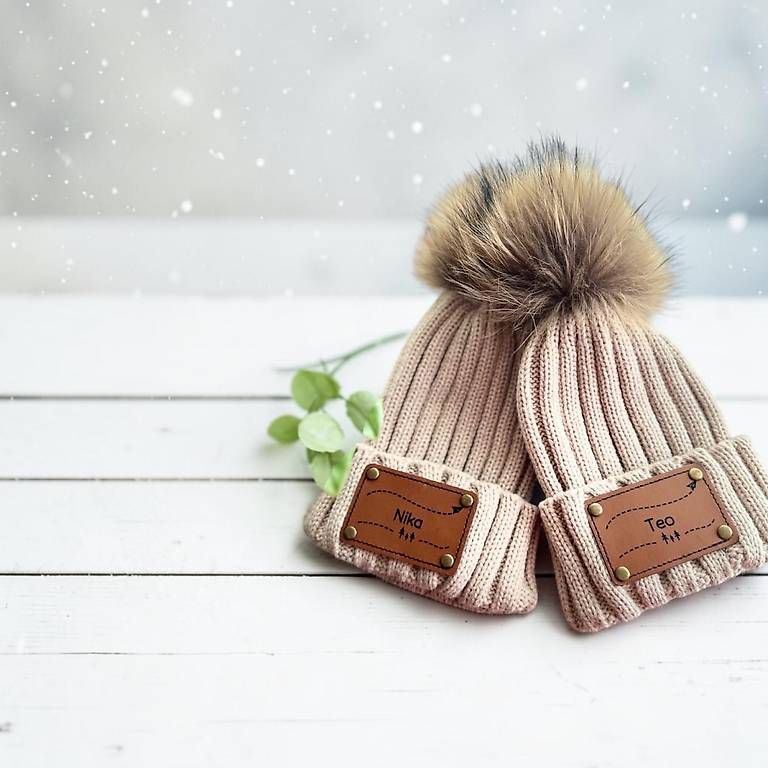 Altro abbigliamento per bambino: Kinder Winter Mütze personalisiert  – Usato da Glis venduto da KubEmma.ch 1