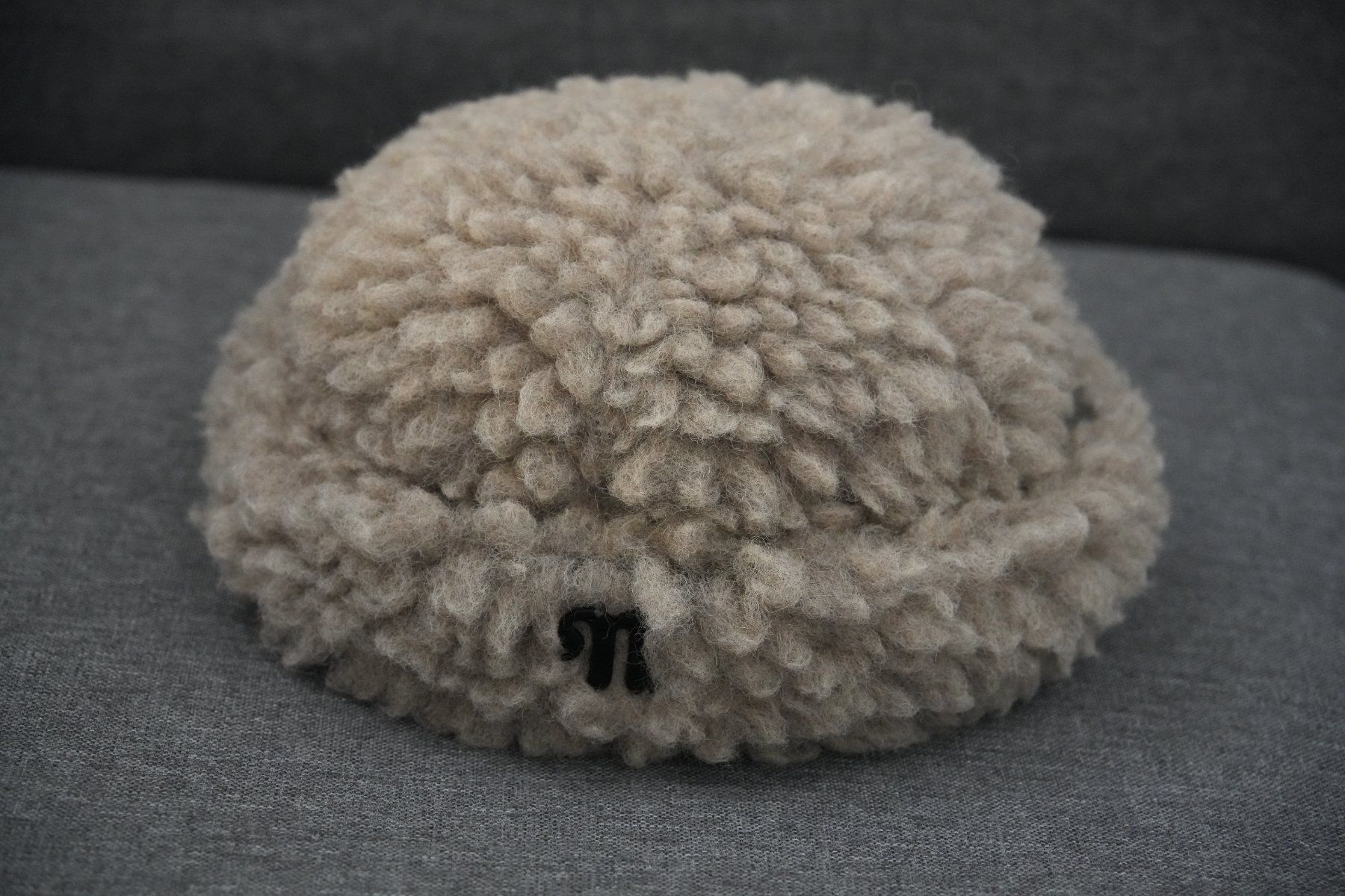 Altro in  Abbigliamento & Accessori: Nanushka Hat – Usato da Neuchâtel venduto da yan_lq56
