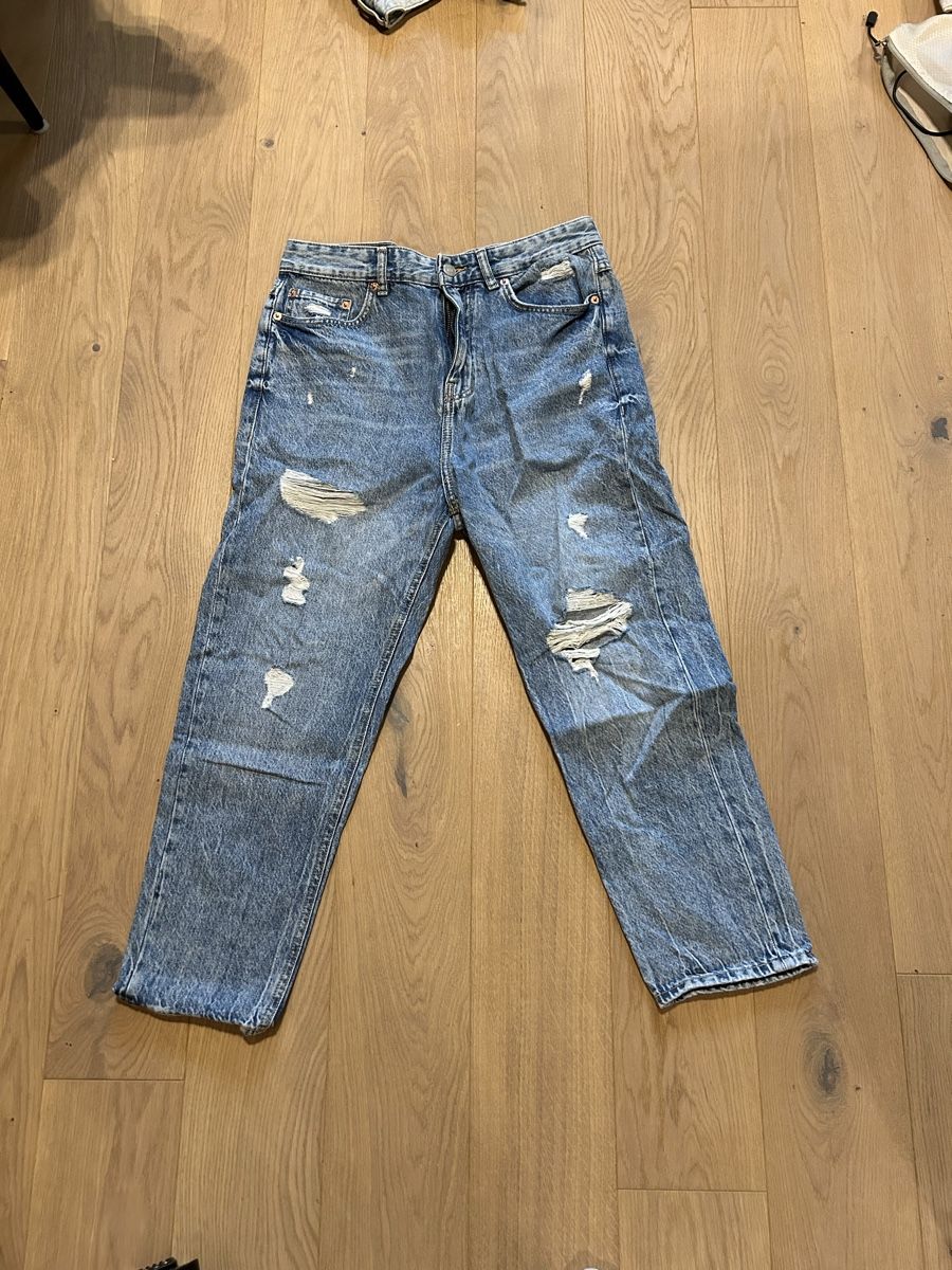 Jeans: Jeans Gr. 40 Relaxed Fit Destroyed Look – Neu (gemäss Beschreibung) aus Arlesheim von ns_762