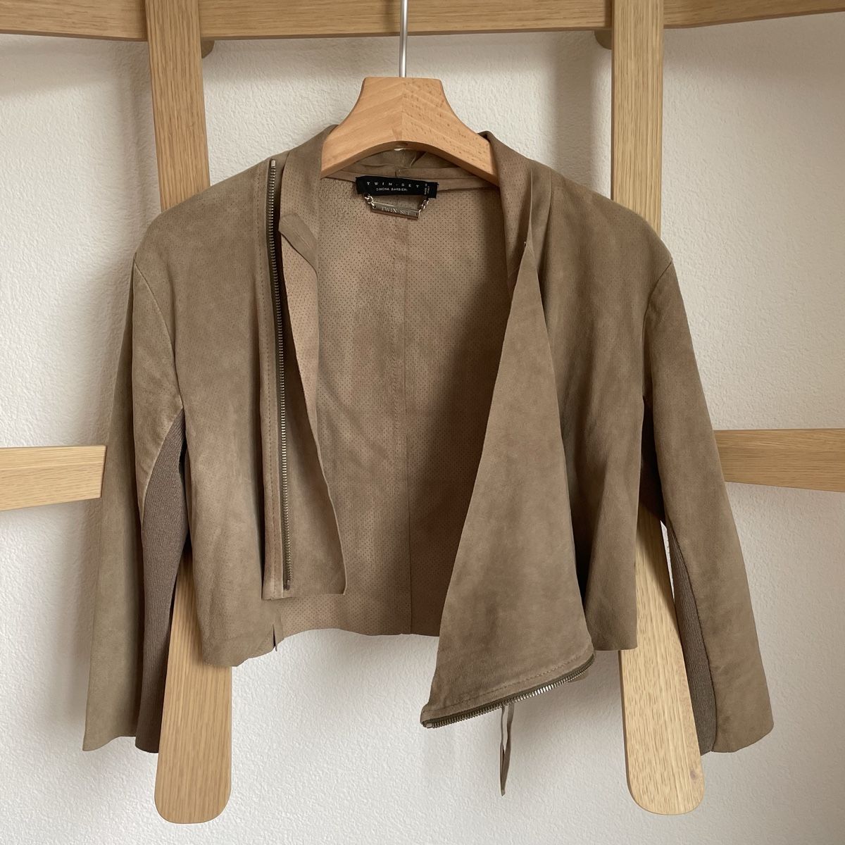 Bolero: Twin-Set Simona Barbieri Suede Leather Jacket S/M – Usato da Küsnacht ZH venduto da Zubli