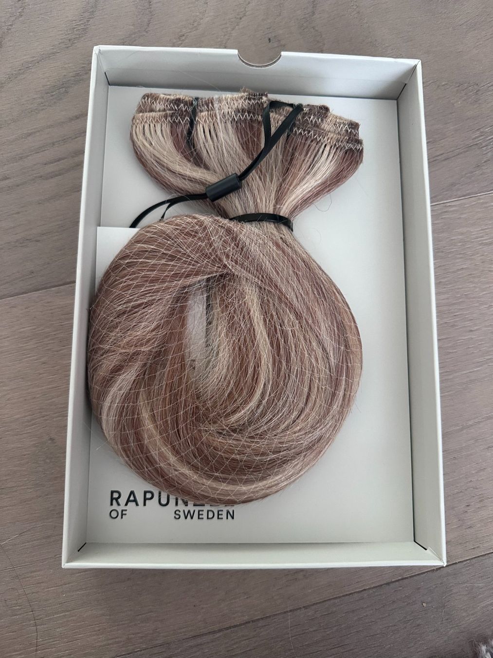 Parrucche: Echthaar Classic Clip-ins Extensions von Rapunzel – Nuovo e nell'imballaggio originale da Rotkreuz venduto da and_pzr2