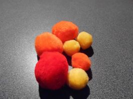 Stoffkugeln 7 Stück, verschiedene Farben