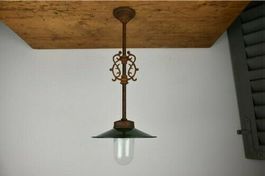 AnNo2c ALTE EMAILLE SCHIRM DECKEN LAMPE/ GUSSEISEN LAMPE