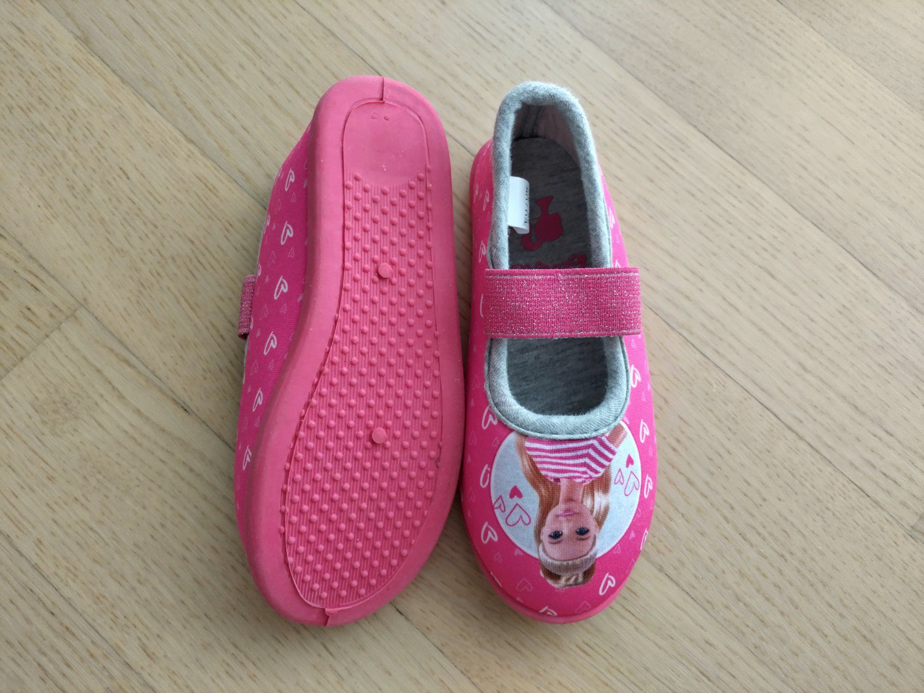Dosenbach Schuhe für Mädchen: Barbie Hausschuhe – Gebraucht aus Affoltern am Albis von AudiS5 2