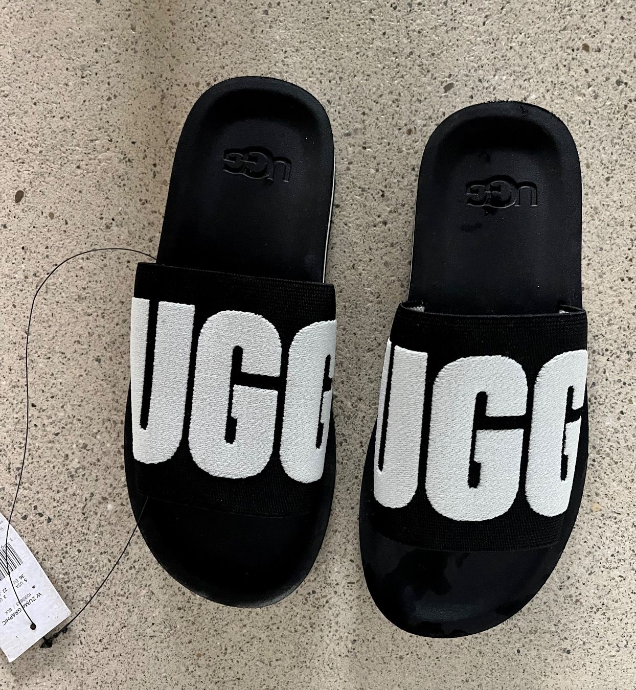 Ugg Damenschuhe: Slipper UGG für Pool/Beach Neu Gr 36 – Neu (gemäss Beschreibung) aus Zürich von Jaskam