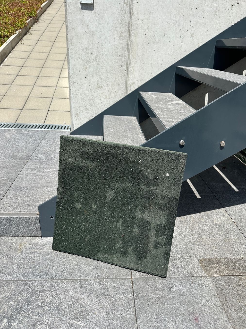 Rivestimenti per pavimenti: Fallschutzmatten ( 20 Stück) – Usato da Hägendorf venduto da yvo_bw26