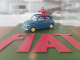 Fiat Nuova 500 Eco langes FD 1:43 in FIAT-DIORAMA mit Figur