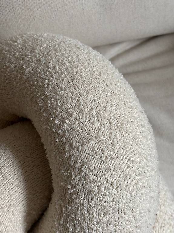Cuscini: Gestricktes Bouclé-Kissen – Usato da Zürich venduto da Pisei90 1