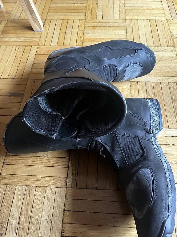 Scarpe da donna: Bottes en cuir goretex – Usato da Pully venduto da yaa_rm7x 3