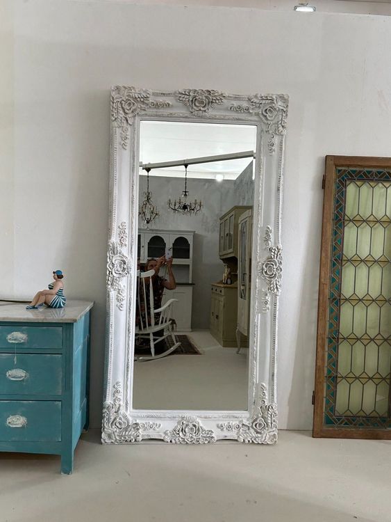 Spiegel Wand gross Ornamente Blumen weiss vintage Facettensc (Gebraucht) in Gränichen für CHF 1100 – nur Abholung auf Ricardo kaufen