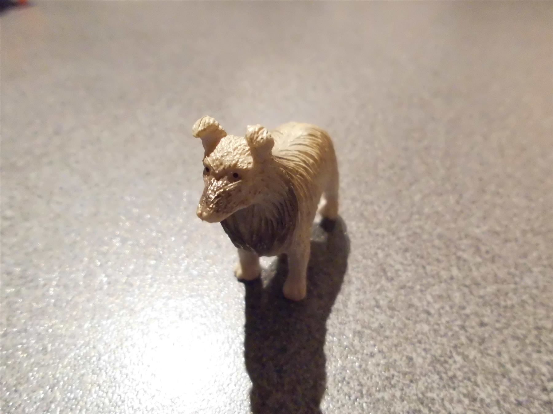 Jouets: Hund grau/schwarz – D'occasion à Zürich par abraxas1291