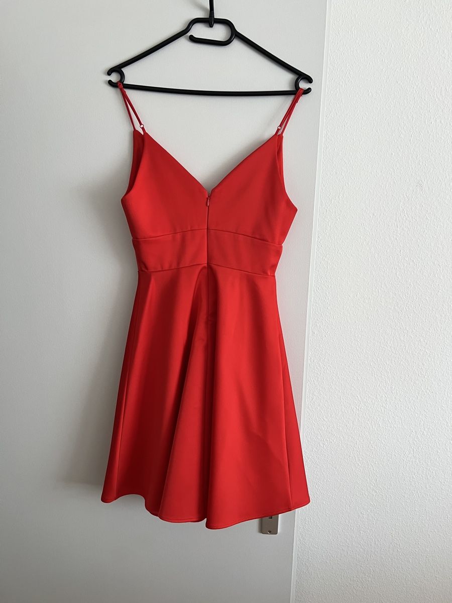 H&M Kleider: H&M Kleid in rot - Gr.34 – Gebraucht aus Rothrist von FL_17 1