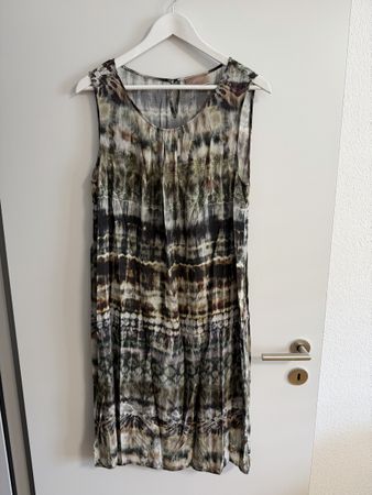 Cartoon Kleid Grösse 44