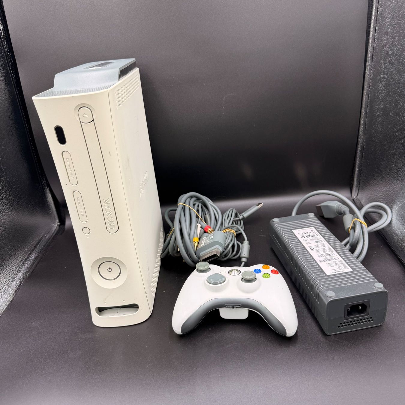 Microsoft Console: Microsoft Xbox 360 Weiss – Usato da Düdingen venduto da Nerdworld