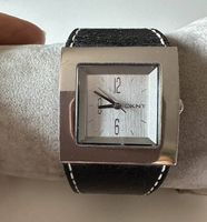 DKNY Uhr mit Lederarmband schwarz.