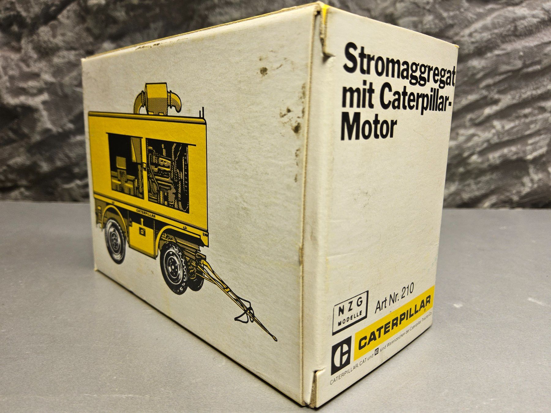 Caterpillar Kits de montage: Zeppelin Stromaggregat mit Caterpillar Motor Generator 1:50 – D'occasion à Rüti ZH par ModellArt 9