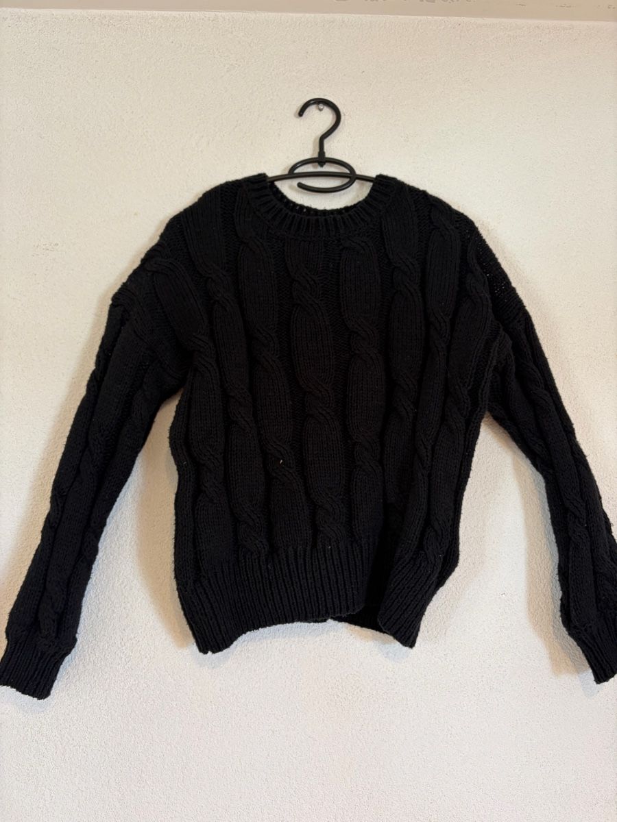 Pulls & Sweat-shirts: pull noir basic, friperie, S – Neuf (Voir description) à Forel FR par opp_s7vb