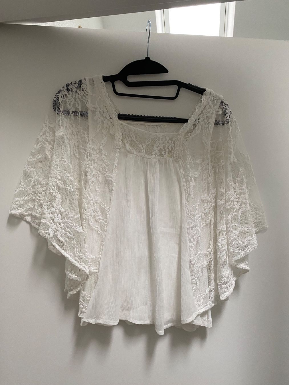 Vero Moda Blusen: Bluse mit Spitzeneinsatz Weiss wie. NEU – Neu (gemäss Beschreibung) aus Affoltern am Albis von may_9gdz