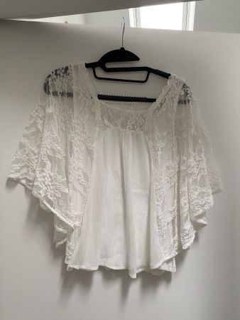 Bluse mit Spitzeneinsatz Weiss wie. NEU