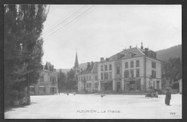 Fleurier La Place mit Pharmacie