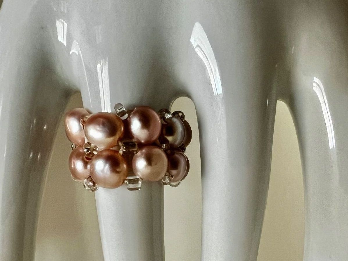 Ringe: Breiter Perlenring echte Perlen dehnbar Unikat Lüster – Gebraucht aus Ruswil von artbyhand 3