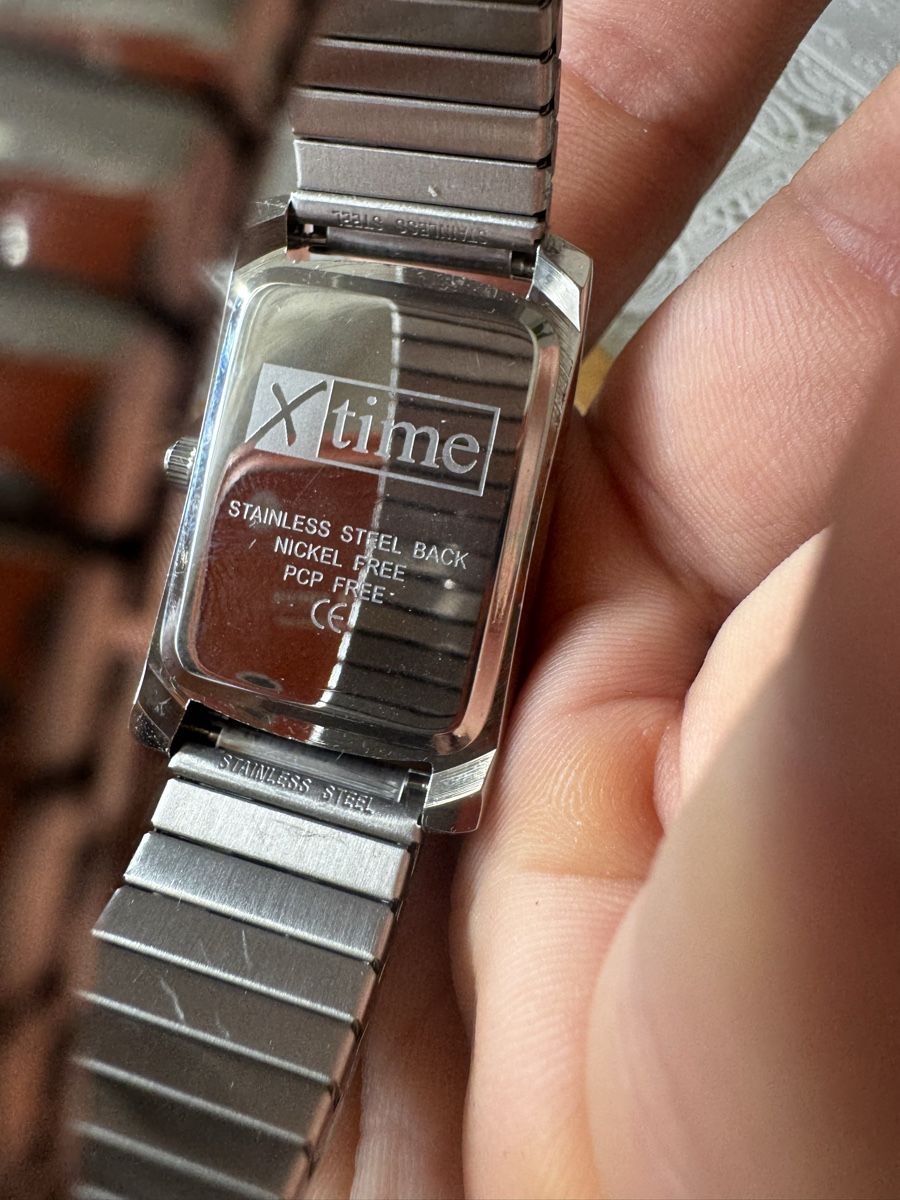 Montres: Xtime Quartz Watch Silver Rectangular Like New – D'occasion à Gerlafingen par naj_vj8s 5