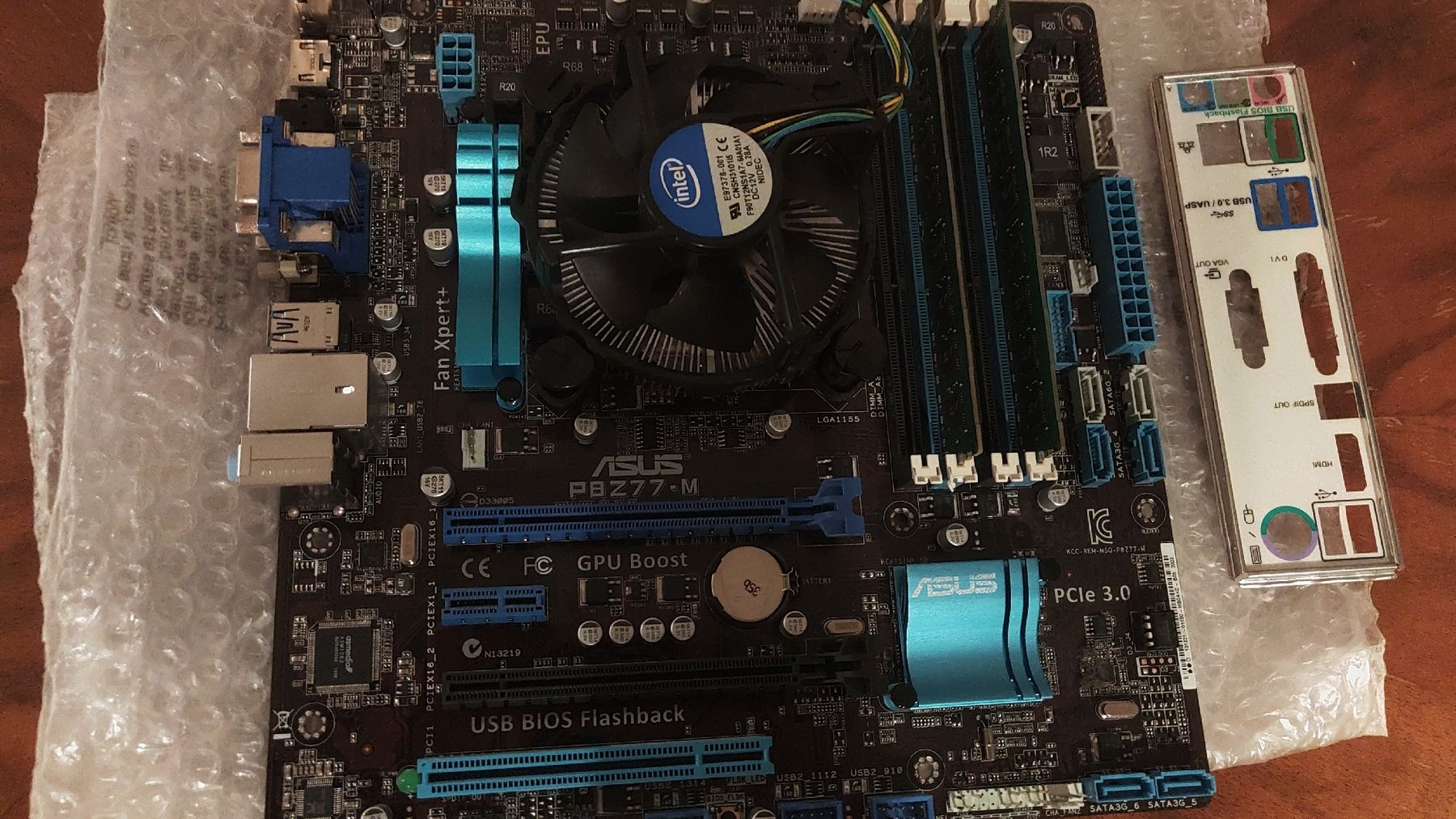 Asus Schede madri: ASUS P8Z77-M + Intel CPU + 16 GB DDR3 RAM + Boxed CPU-Kühler – Usato da Röschenz venduto da OlliVenoel 2