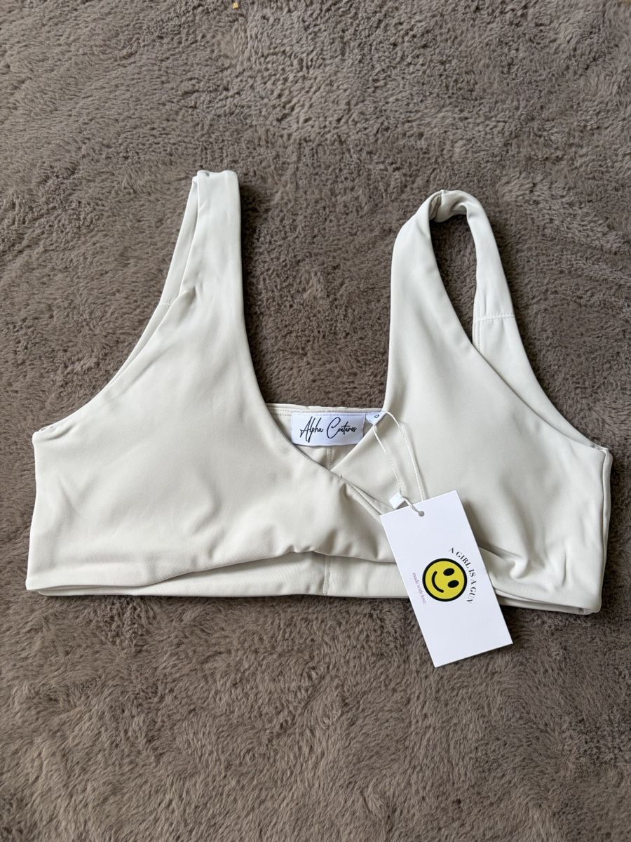 Tops: Alphacoutures Nova Bralette Top S NEU – Neu und originalverpackt aus Balgach von Miisarah