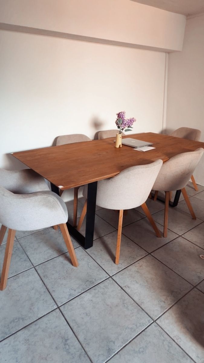 Tischset: Wooden Dining Table with 6 Chairs Good Condition – Gebraucht aus Dietikon von adr_pw26