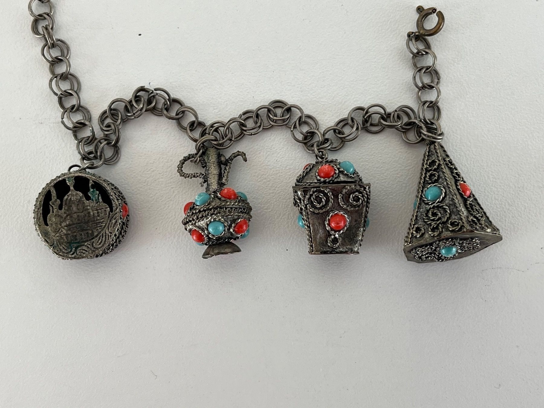 Bracciali & Braccialetti: Tibetisches Armband mit Charms – Usato da Wetzikon ZH venduto da seli03 1