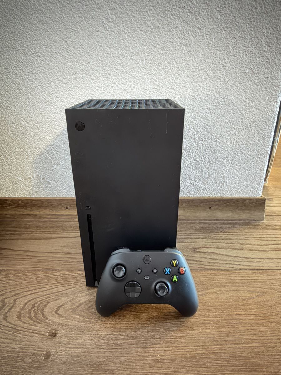 Microsoft Consoles: Xbox series X – D'occasion à Visp par ALB0007