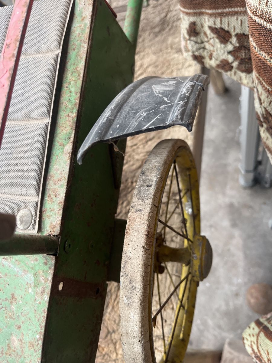 Fahrzeuge für Kinder: Antikes Tretauto Oldtimer  – Gebraucht aus Brienz BE von hey_z9vg 5