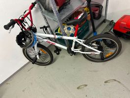 BMX Velo weiss Marke Racer OHNE Helm