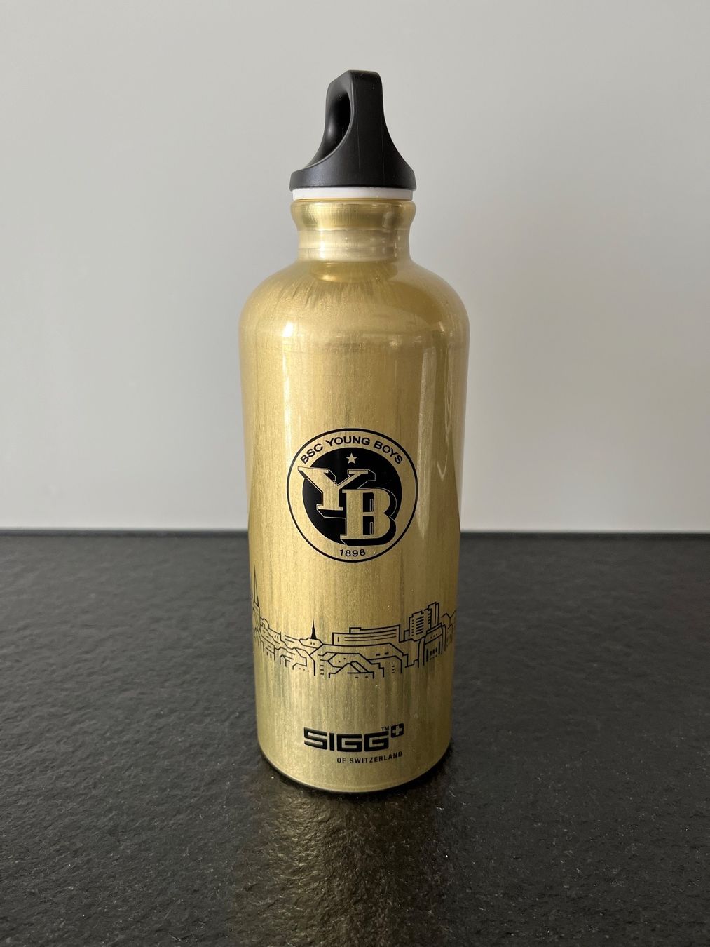 Sigg Borracce & Thermos: Limited SIGG Getränkeflasche BSC YB – Usato da Lommiswil venduto da Blusti 2