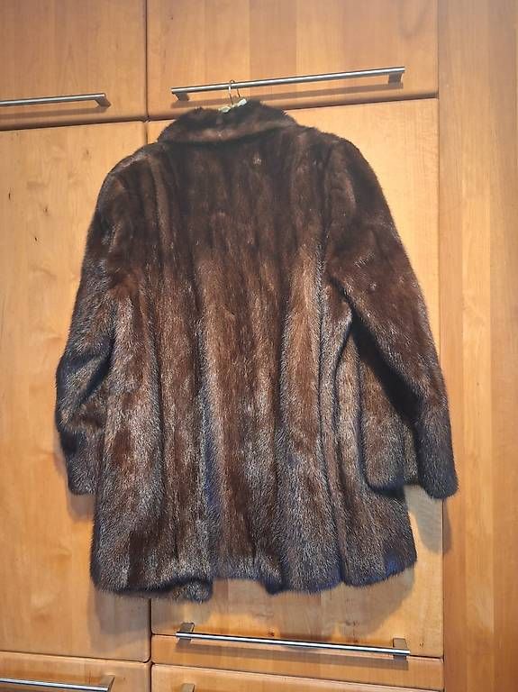 Cappotti: Veste en fourrure vison – Usato da Lausanne venduto da Reska 1
