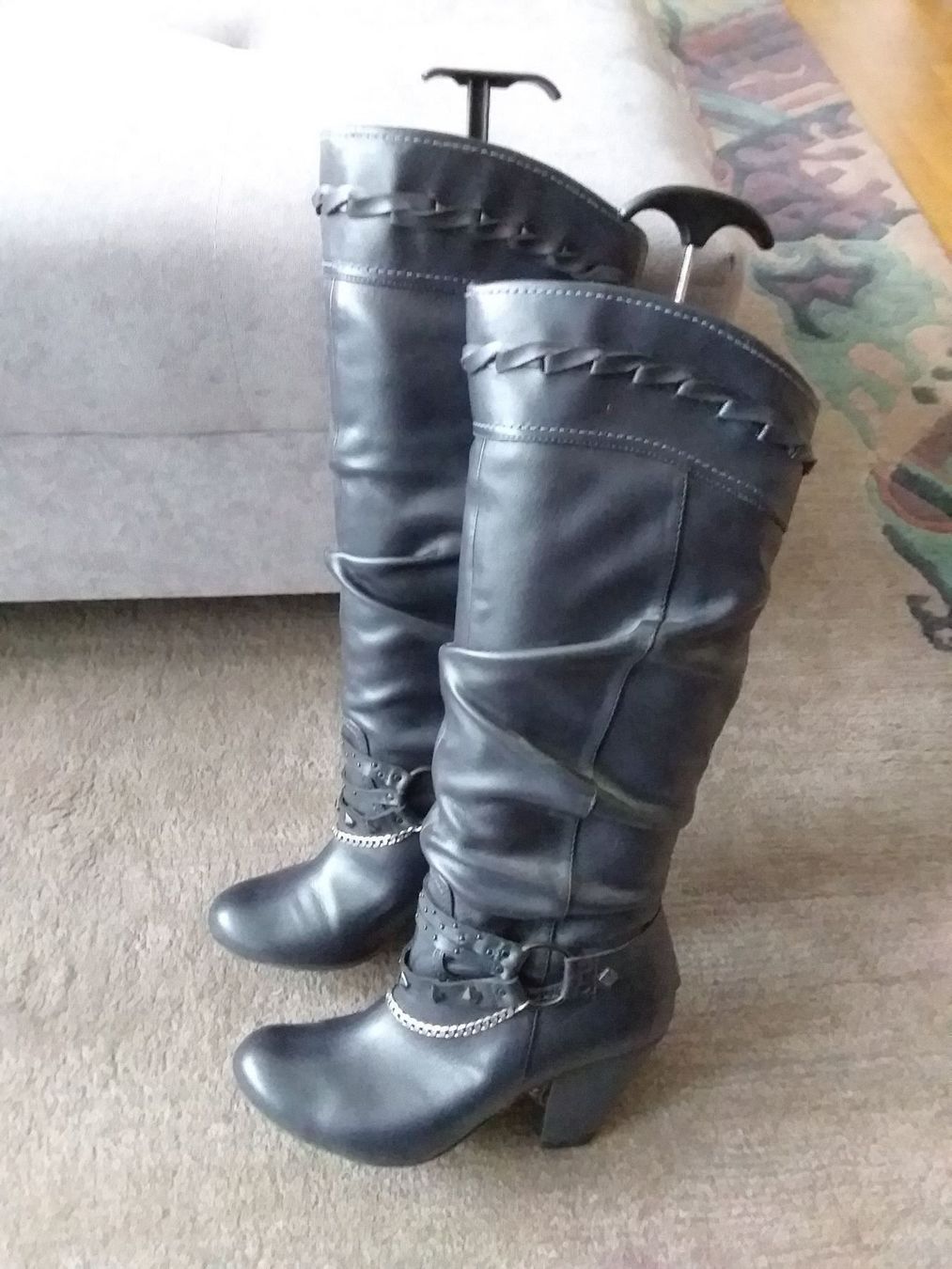 Scarpe da donna: STIEFEL (Gr. 39) Schwarz /m. Applikation – Usato da Thun venduto da Catfriends 2