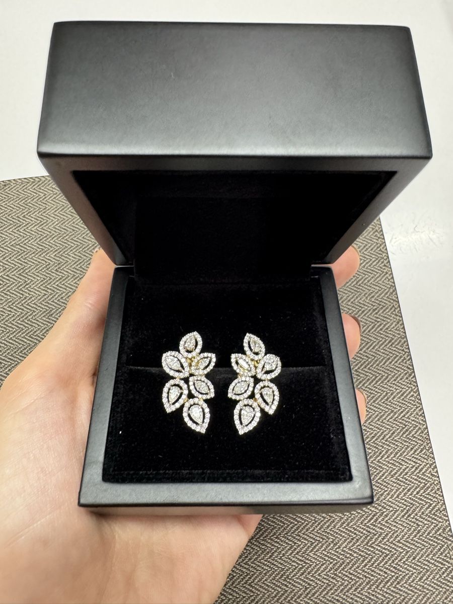 Orecchini pendenti & Orecchini a lobo: Stud Earrings 1.31Ct Diamonds and 18k Gold – Nuovo (secondo la descrizione) da Neuchatel venduto da Mia_G 5