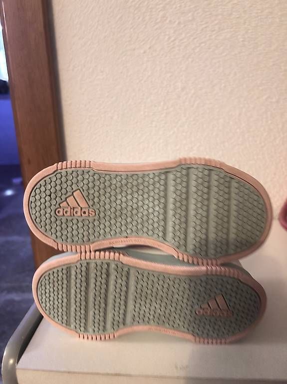 Schuhe für Mädchen: scarpe da bambina  – Gebraucht aus Cresciano von DiSOS 2