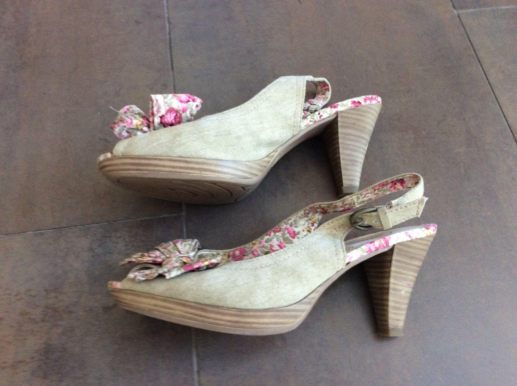 Scarpe da donna: Pumps Damen Gr. 38 – Usato da Boltigen venduto da emolaki 1