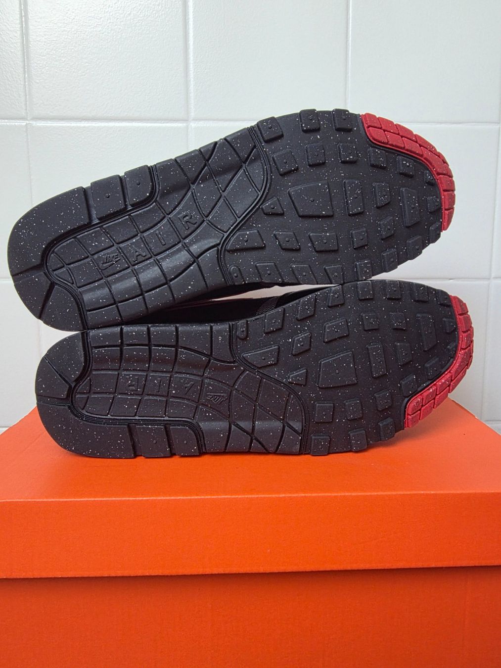Nike Scarpe da uomo: Nike Air Max 1 – Nuovo (secondo la descrizione) da Fleurier venduto da dav_xx8y 5
